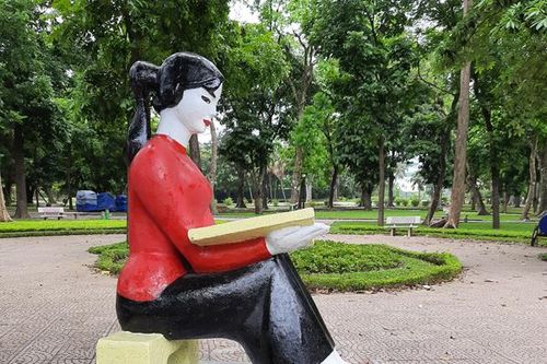 Bật cười với các bức tượng bỗng dưng lòe loẹt ở Công viên Thống Nhất