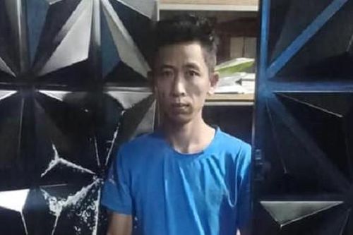 Nhân viên bảo vệ trộm hàng chục chai rượu mang bán