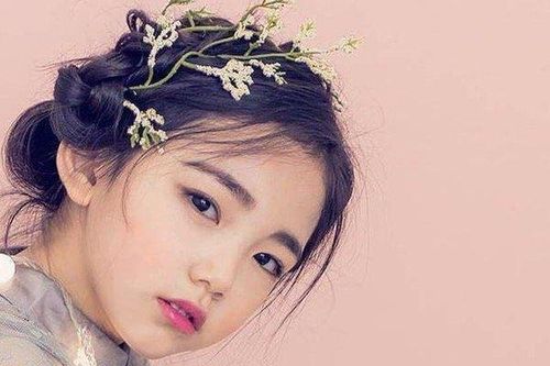 Cô bé xinh nhất thế giới và hậu quả của việc lạm dụng mỹ phẩm từ quá sớm
