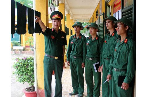 Giúp chiến sĩ thượng tôn pháp luật, kỷ luật