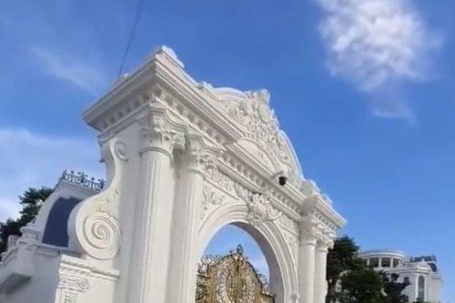 Chủ nhân tòa lâu đài có hẳn sân đỗ trực thăng ở Thái Bình là ai?
