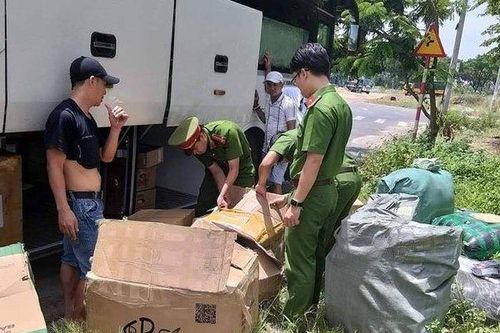 TP.Đà Nẵng: Bắt giữ lô hàng lậu trên xe khách liên tỉnh