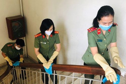 Tuổi trẻ Công an tỉnh Đồng Nai tổ chức ra quân đồng loạt thực hiện 'Ngày chủ nhật xanh'