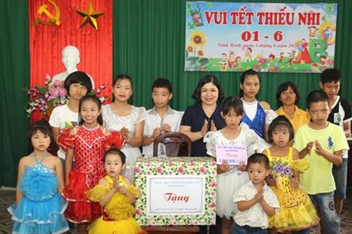 Trung tâm Bảo trợ và Công tác xã hội tỉnh tổ chức Tết thiếu nhi 1/6
