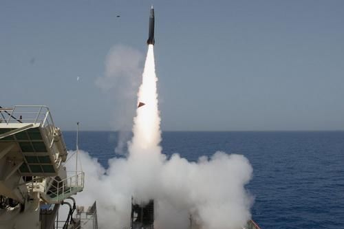 Israel thử cùng lúc hai tên lửa đạn đạo LORA trên biển