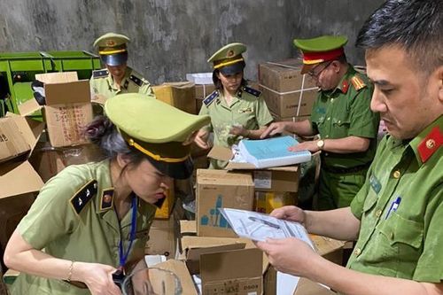 Hà Giang thu giữ số lượng lớn hàng hóa không có hóa đơn chứng từ