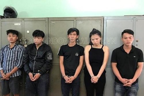 Bắt nhóm con nghiện bán ma túy đá kiếm lời