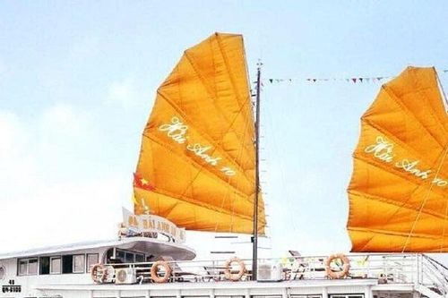 Quảng Ninh: Tạm đình chỉ tàu Hải Anh 3 tháng do không thực hiện đúng cam kết