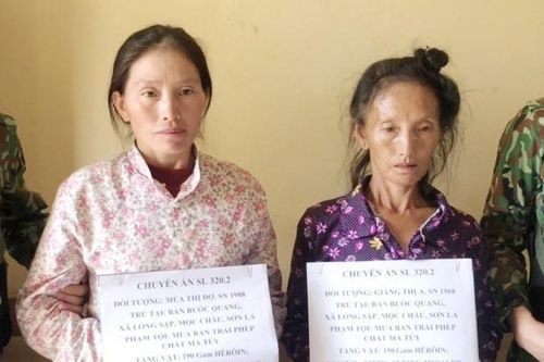 Bắt hai phụ nữ mua bán trái phép ma túy