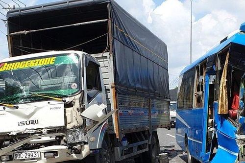 TP. HCM: Tai nạn liên hoàn khiến nhiều người bị thương