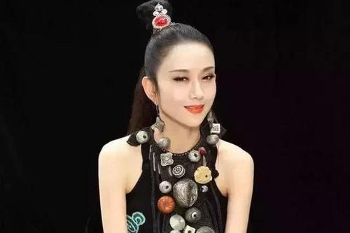 Dương Lệ Bình bị 'chỉ trích' vì cuộc sống không có con