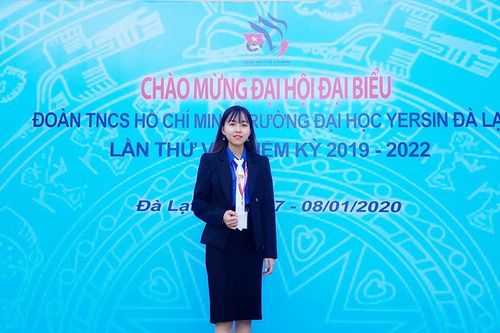 Sinh viên tiêu biểu học tập và làm theo lời Bác