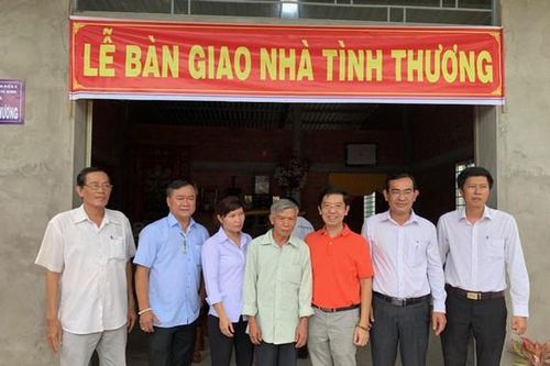 Báo ĐTTC trao nhà tình thương cho các hộ nghèo huyện Ba Tri - Bến Tre