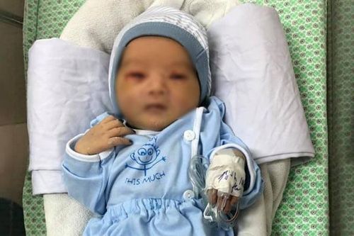 Bé sơ sinh bị bỏ rơi giữa trời nắng 40 độ không bị tổn thương mắt, tai