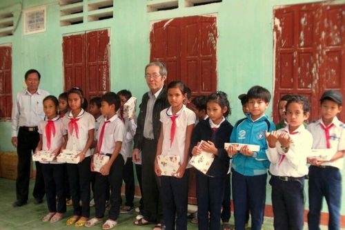 Ông Nguyễn Tiến Dân, ngôi sao sáng trong hành trình 'Thắp sáng ước mơ – Cùng bạn đến trường'
