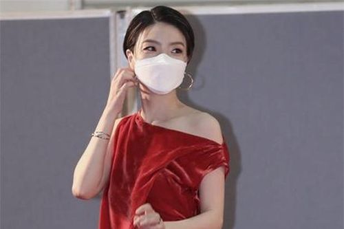 Khoảnh khắc nữ diễn viên Hàn 'chửi thề' vì trượt giải Baeksang gây sốt