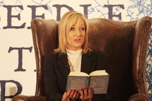 Cuốn sách gối đầu của J. K. Rowling và các nhà văn nổi tiếng