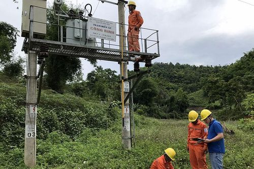 Nâng cao chất lượng nguồn điện, chống quá tải lưới điện nông thôn