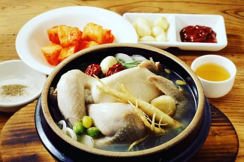 Cách làm gà hầm sâm ngon đúng kiểu Hàn Quốc 'tẩm bổ' chồng con
