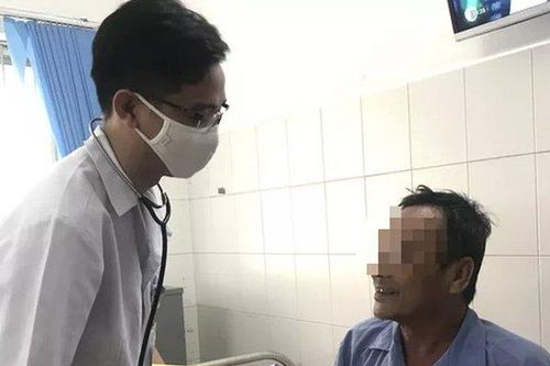 30 phút cứu sống bệnh nhân nôn ra máu 2 ngày liên tục