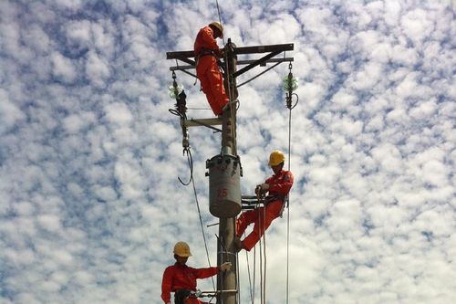Đình chỉ công tác 2 lãnh đạo điện lực liên quan vụ ghi nhầm chỉ số công tơ điện