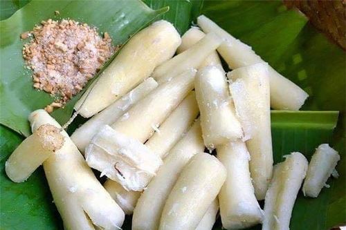 Sắn luộc là món ngon nhưng 'cực độc' nếu chế biến sai cách và 2 nhóm người tuyệt đối không được ăn