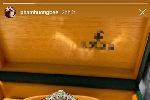 Phạm Hương kheo khéo đồng hồ nửa tỷ tặng mẹ