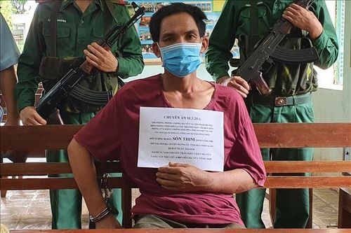Bắt quả tang đối tượng người Lào vận chuyển 6.000 viên ma túy tổng hợp