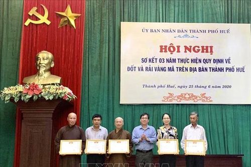 Thay đổi nhận thức người dân trong việc đốt, rải vàng mã