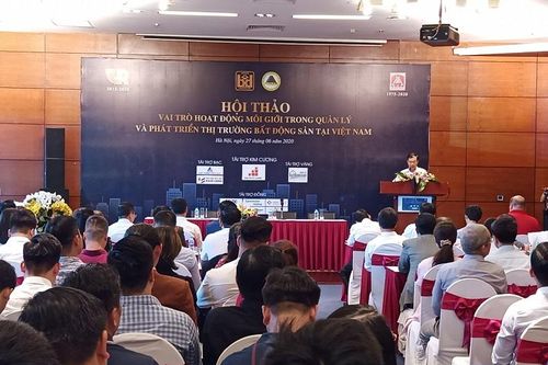 Hàng trăm nghìn người không đủ điều kiện hành nghề môi giới bất động sản