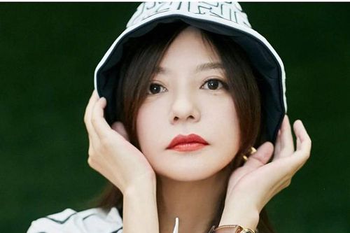 Vẻ đẹp 'thách thức thời gian' của nàng 'Tiểu Yến Tử' Triệu Vy