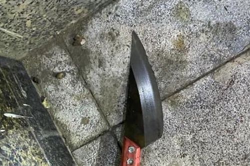 Cướp tiệm vàng, đâm trọng thương người truy đuổi: Nghi phạm đối diện mức án nào?