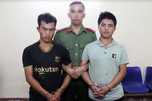 Bắt giữ 2 đối tượng lên biên giới mua 4 bánh heroin