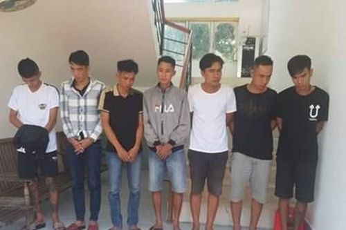 Thuê nhà nghỉ chơi ma túy còn mang theo súng