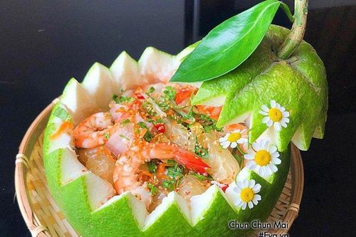 Gỏi bưởi tôm thịt chua ngọt, giòn giòn thanh mát, tuyệt ngon cho ngày hè