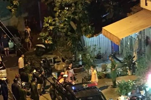 Hỗn chiến kinh hoàng trong quán nhậu ở Sài Gòn, một người bị chém gần lìa cánh tay