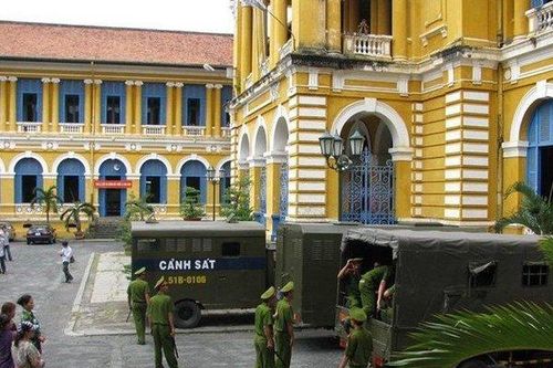Tòa án nhân dân TP. HCM lên tiếng về vụ đương sự định nhảy lầu sau khi Tòa tuyên án