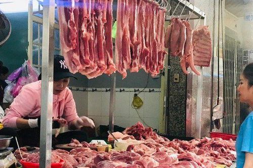Lợi nhuận doanh nghiệp bán thịt lợn tăng phi mã, cổ phiếu leo lên đỉnh cao