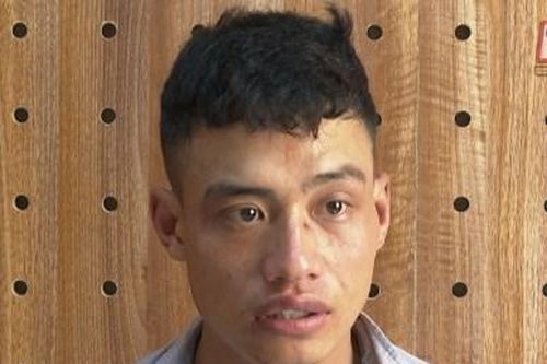 'Rình' cướp điện thoại người đi đường