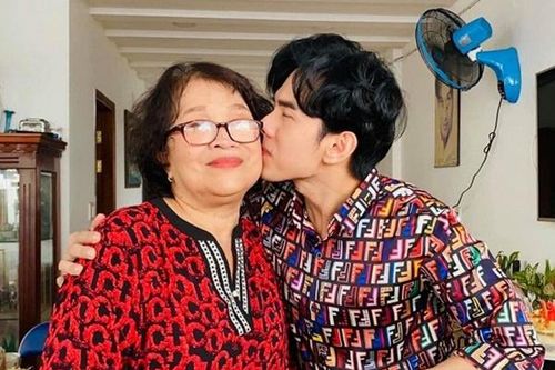 Đan Trường lần đầu khoe ảnh người thân sau 24 năm hoạt động nghệ thuật