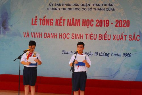 Cặp song sinh Hà thành nức tiếng với loạt thành tích học tập xuất sắc