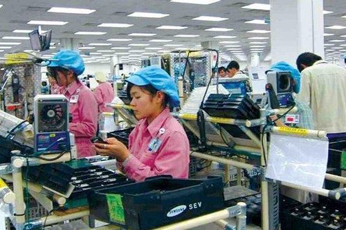 Dệt may đuối sức, điện tử lên ngôi
