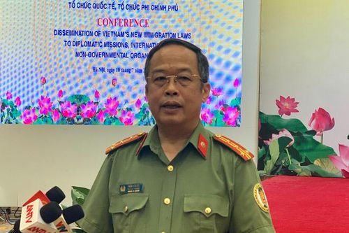 Tạo điều kiện thuận lợi trong việc xuất, nhập cảnh tại Việt Nam