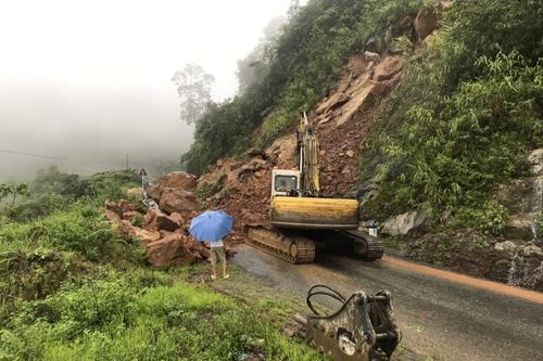 Mưa lũ gây sạt lở đất tại nhiều tuyến đường giao thông ở Lai Châu