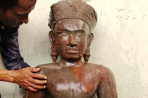 Tuyên truyền người dân không mê tín dị đoan 'bức tượng lạ' vừa được phát hiện