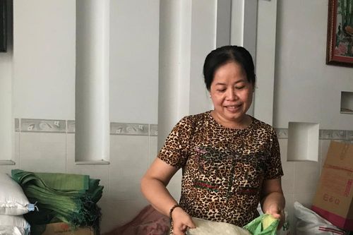 Tiết kiệm tiền bán gạo, mỗi tháng nấu hàng nghìn suất cơm từ thiện