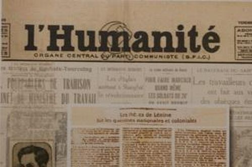 Một thế kỷ 'Lệ Bác Hồ rơi trên chữ Lenin'