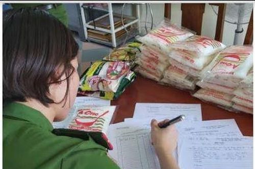 Đà Nẵng: Phát hiện hơn 1.200 gói hạt nêm, mì chính giả
