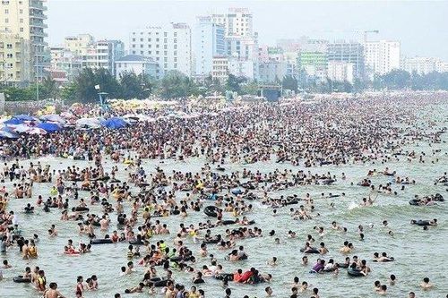 Cán bộ biên phòng và du khách bị sóng cuốn tử vong khi tắm biển Sầm Sơn