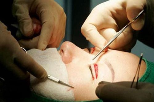 Quảng cáo không phép, khám bệnh trục lợi, loạt phòng khám ở Sài Gòn bị 'sờ gáy'